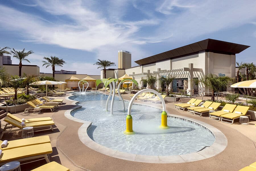 5 Resorts World Pools: piscina infinita, piscina familiar y más