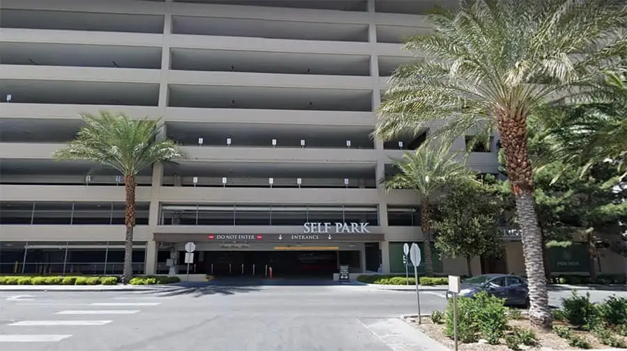 Estacionamiento del parque MGM