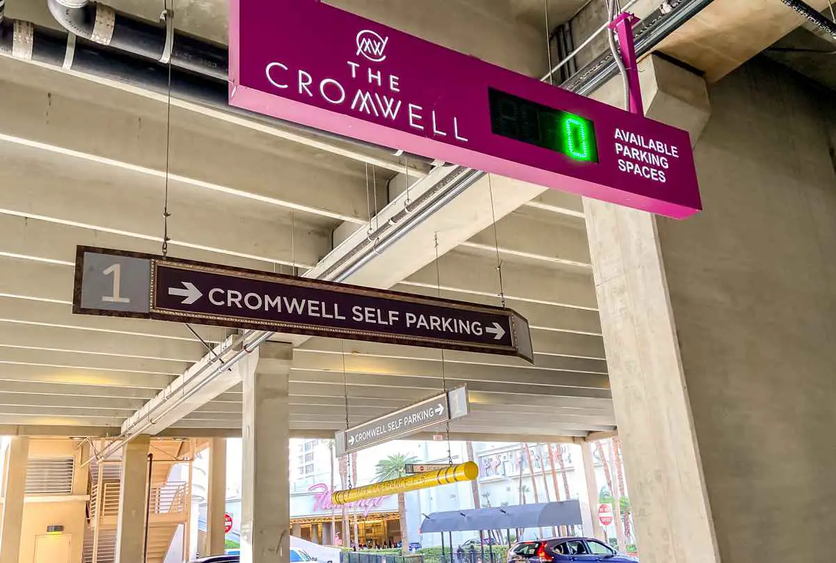 Tarifas de estacionamiento en The Cromwell en 2023 (autoestacionamiento y valet parking)