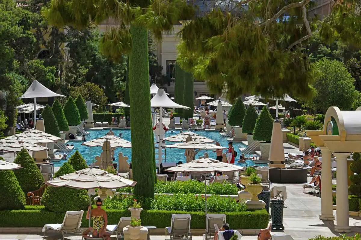 ¿Pueden los huéspedes de Vdara utilizar la piscina del Bellagio? (contestada)