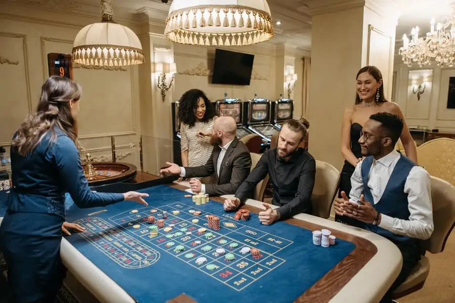 ¿Cuánto ganan los crupieres de casinos en Las Vegas?