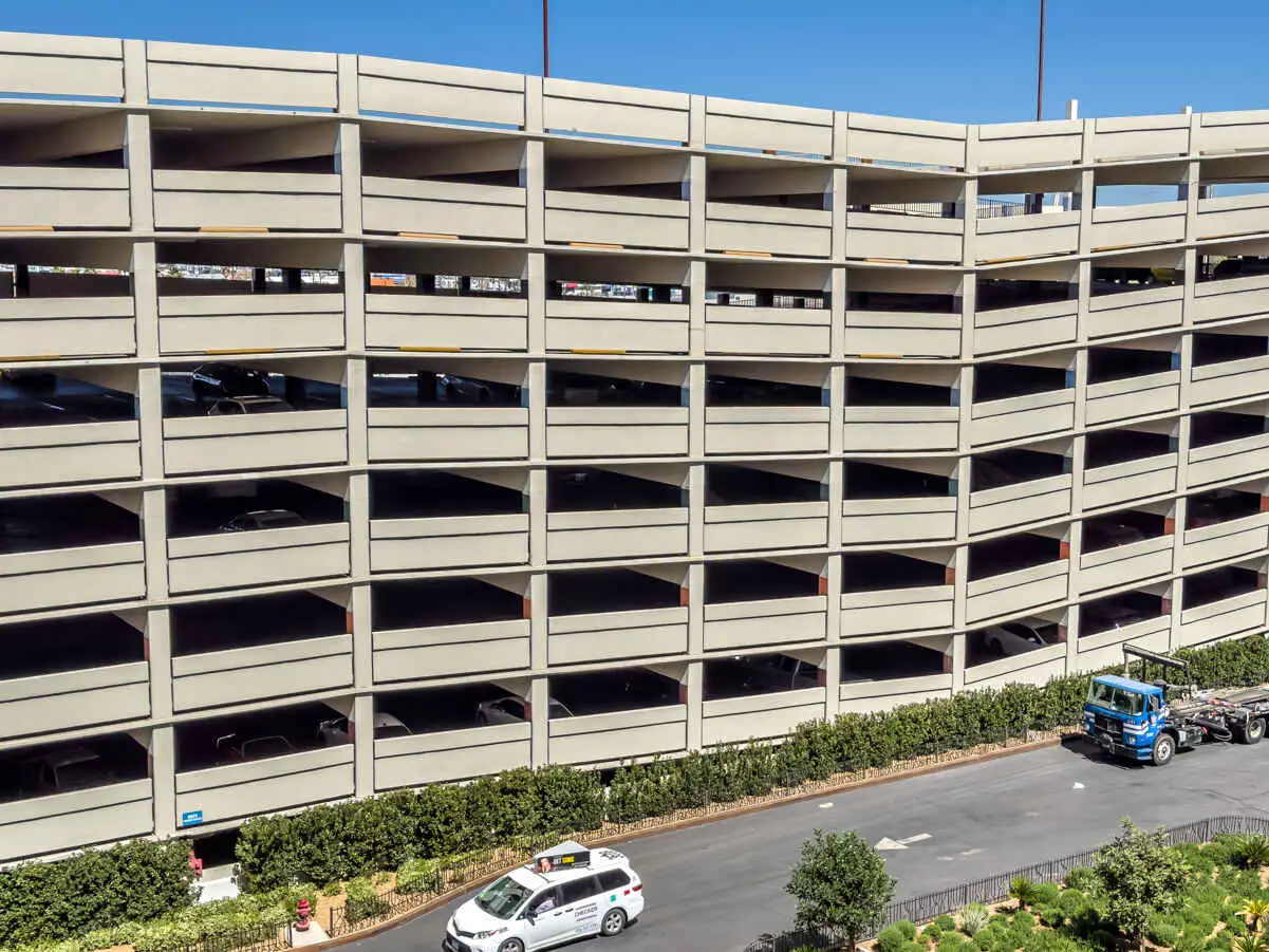 The Strat Las Vegas presenta el estacionamiento de pago: lo que necesita saber