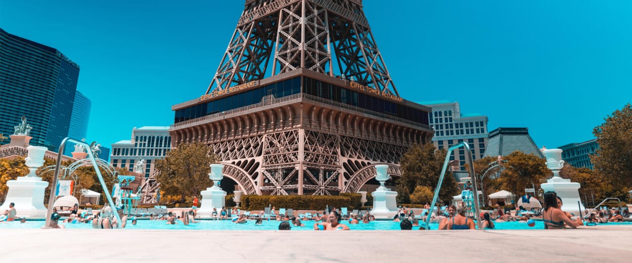 Piscina de Paris Las Vegas: horarios, cabañas, comida y más