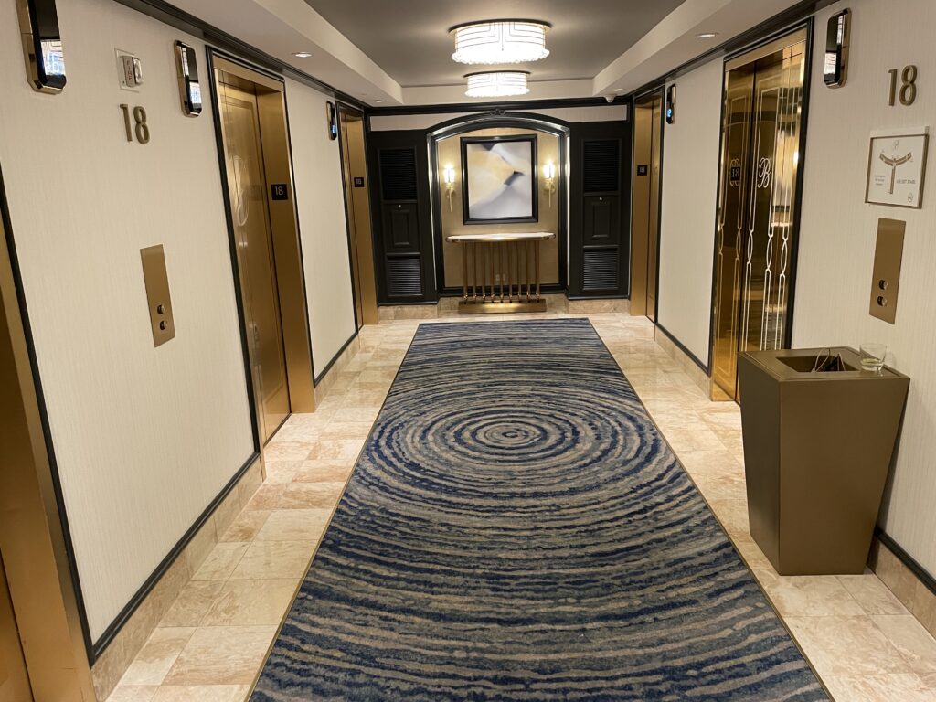 Reseña de la habitación Bellagio Premier King: ¡eche un vistazo al interior!