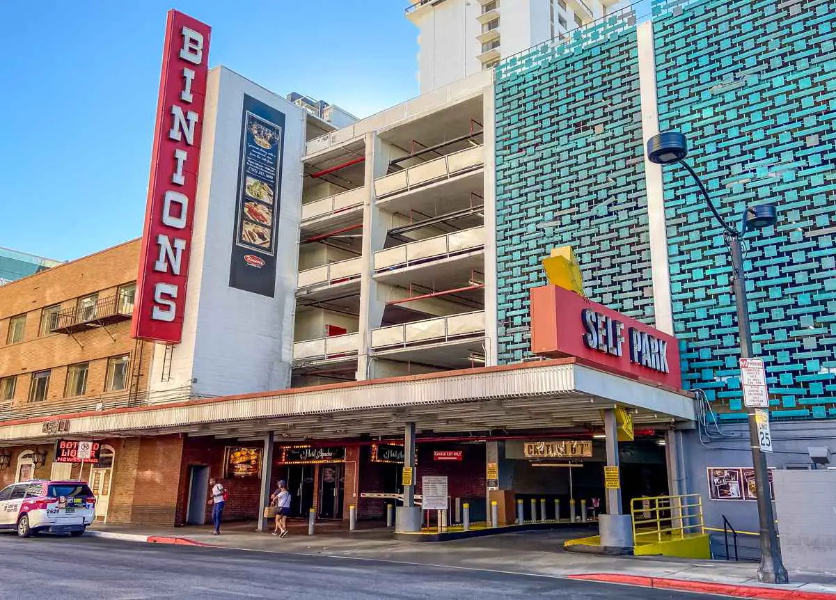 Estacionamiento en el centro de Las Vegas (lugares, costos y lugares más baratos)