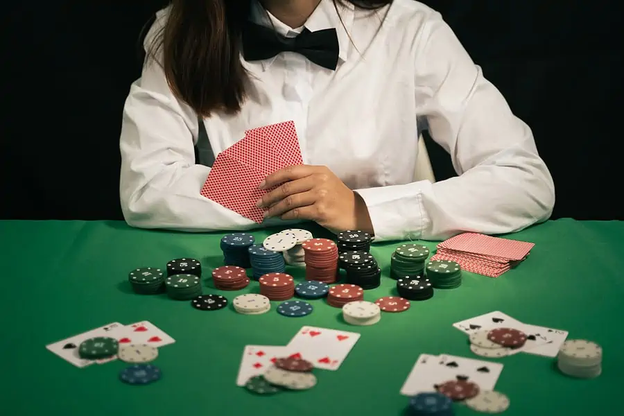 ¿Cuánto ganan los crupieres de casinos en Las Vegas?