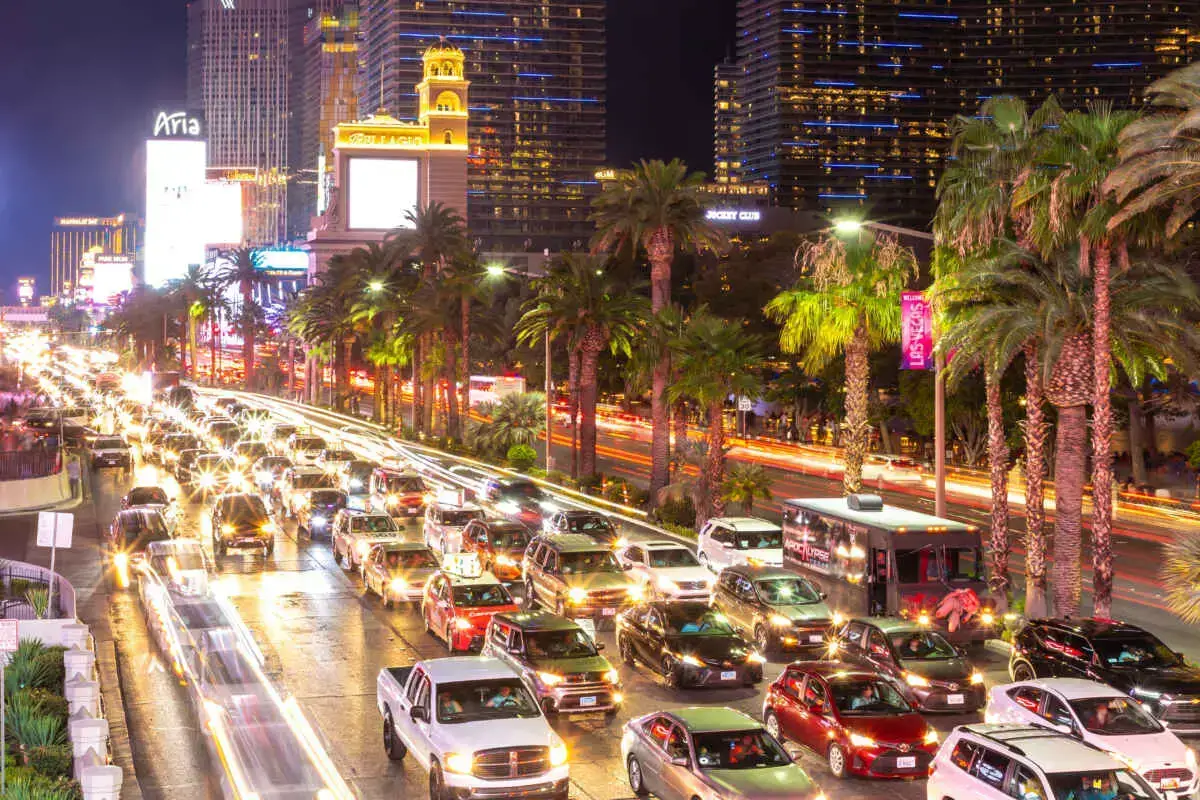 Conducir en Las Vegas: los mejores consejos de un local para un viaje tranquilo