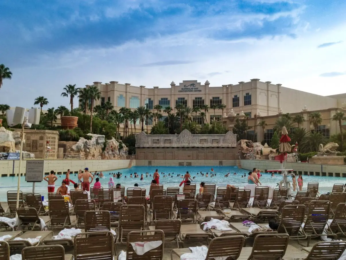 ¿Cuándo abren las piscinas en Las Vegas? (Horario de apertura diario y estacional)