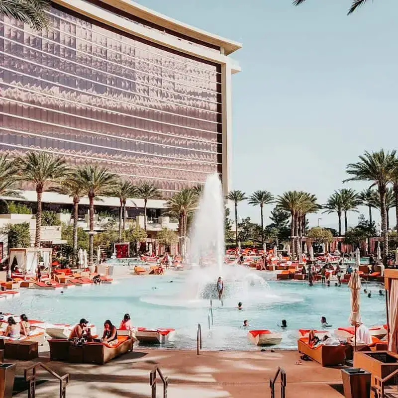 Las 11 mejores piscinas en Las Vegas para acceso de no huéspedes en 2023