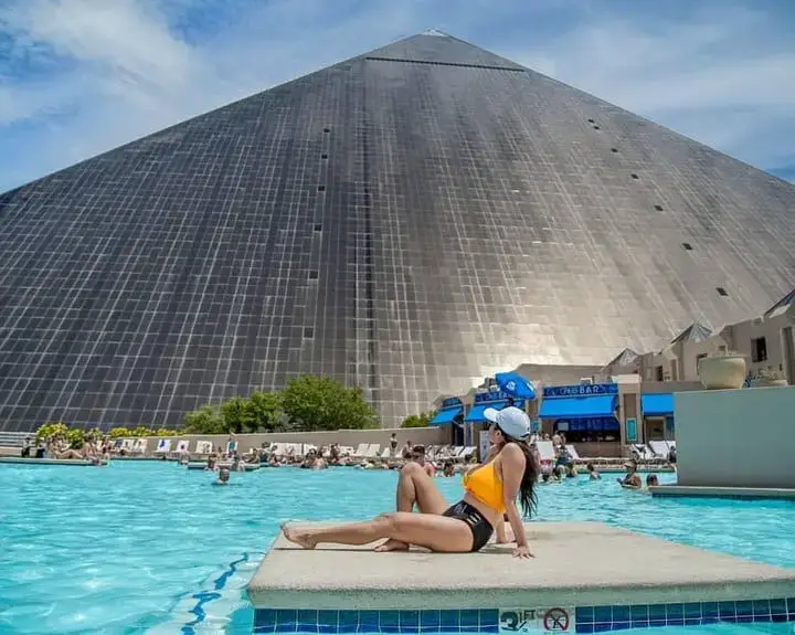 Piscinas de Luxor Las Vegas: horarios, precios y consejos
