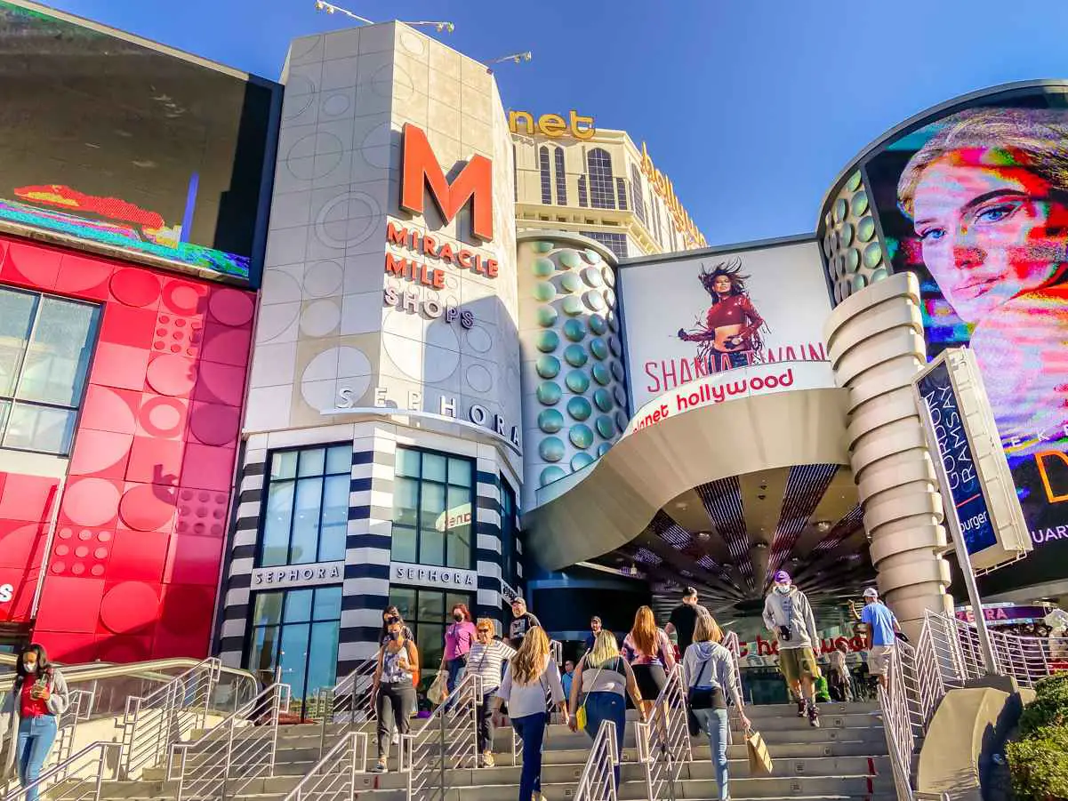 Tarifas de estacionamiento de Planet Hollywood (estacionamiento de autoservicio y valet para 2023)