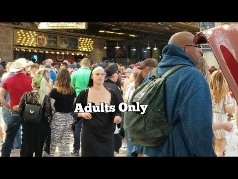 ¿Cuánta propina les das a los artistas callejeros en Las Vegas? (Consejo de Las Vegas)