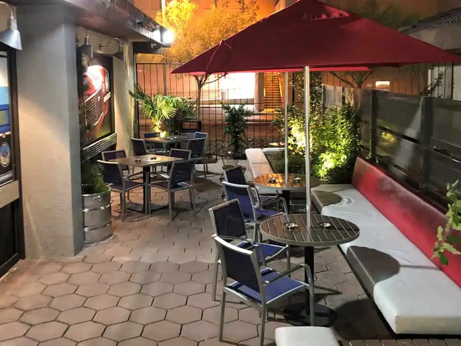 Dónde jugar a los dardos en Las Vegas: bares de dardos que te encantarán