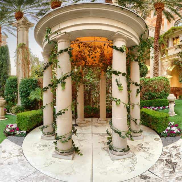 Boda en Caesars Palace: Paquetes, Capillas y Costos