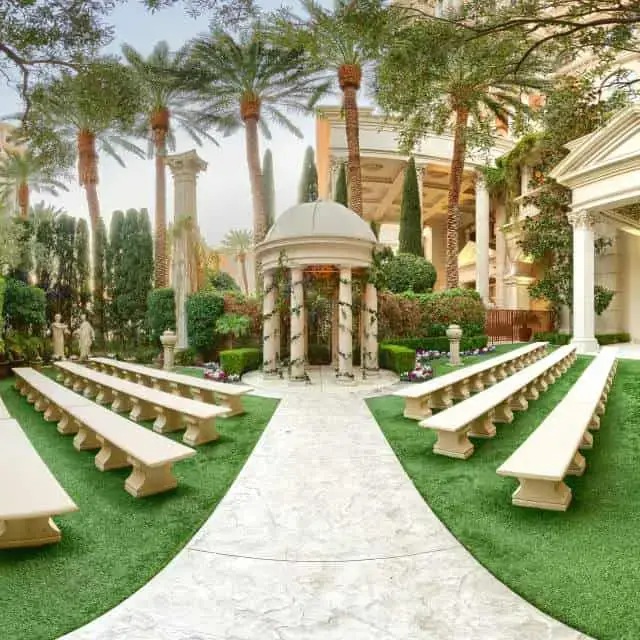 Boda en Caesars Palace: Paquetes, Capillas y Costos