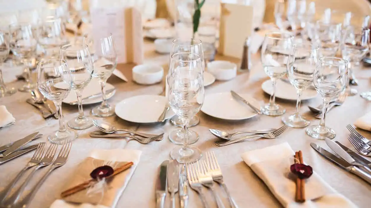 Boda en Caesars Palace: Paquetes, Capillas y Costos