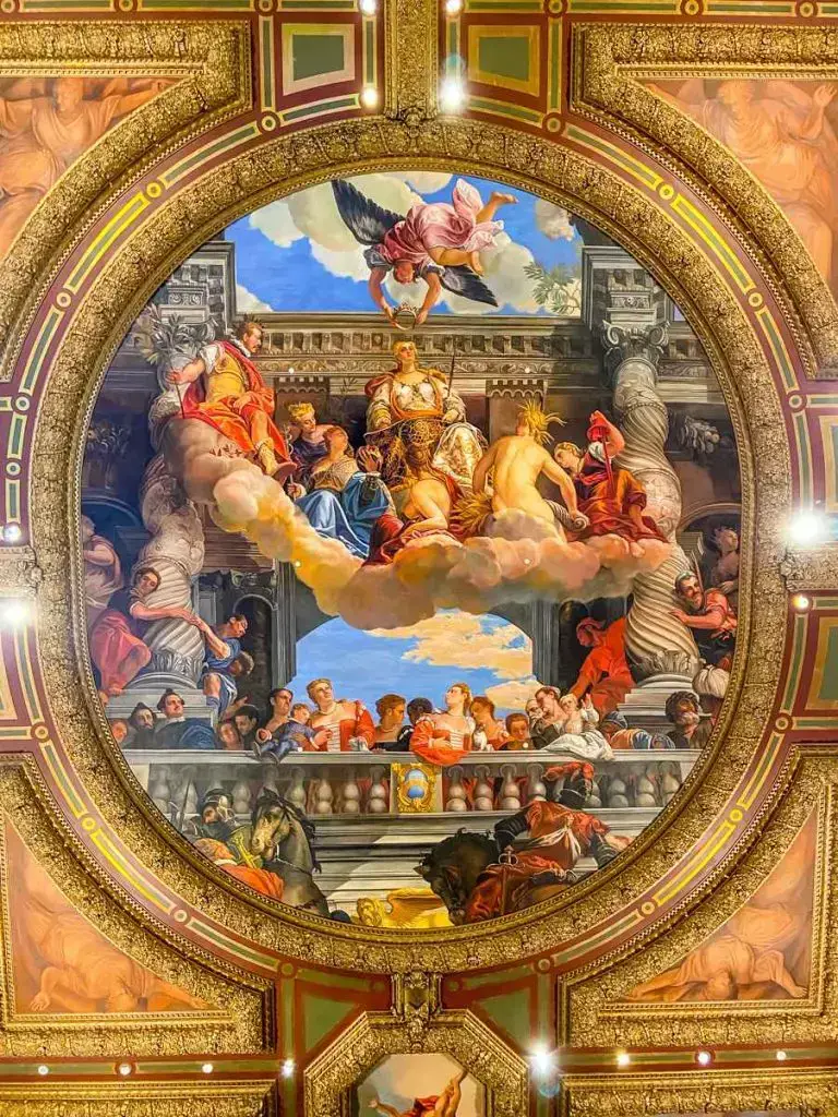 ¿Cuánto prevé el Venetian para gastos adicionales? (contestada) ¿Cuánto prevé el Venetian para gastos adicionales? (contestada)