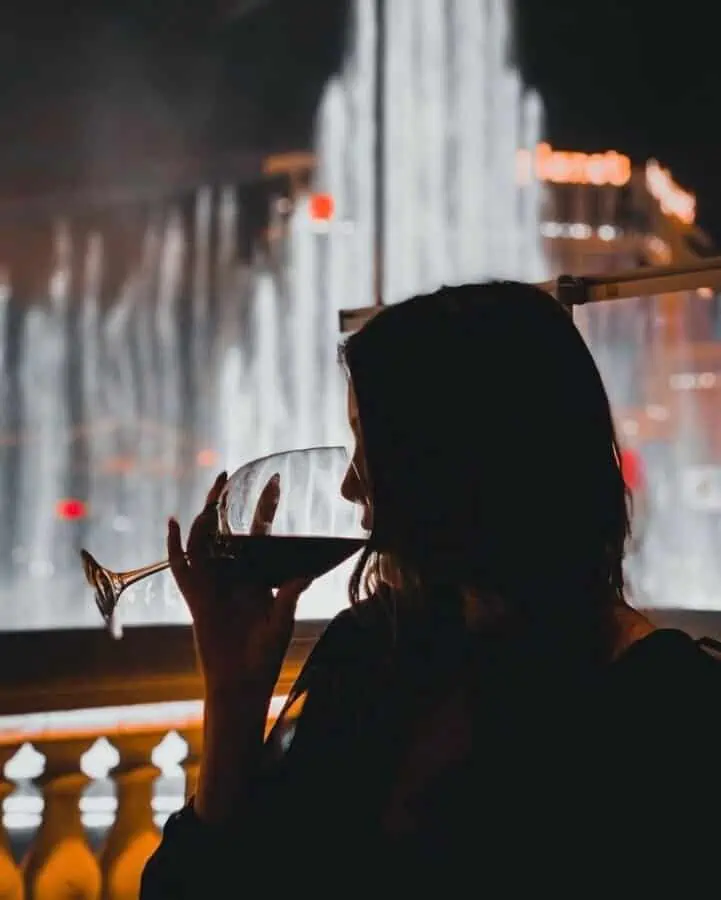 Lago Las Vegas: Menú, Chef Serrano y horarios