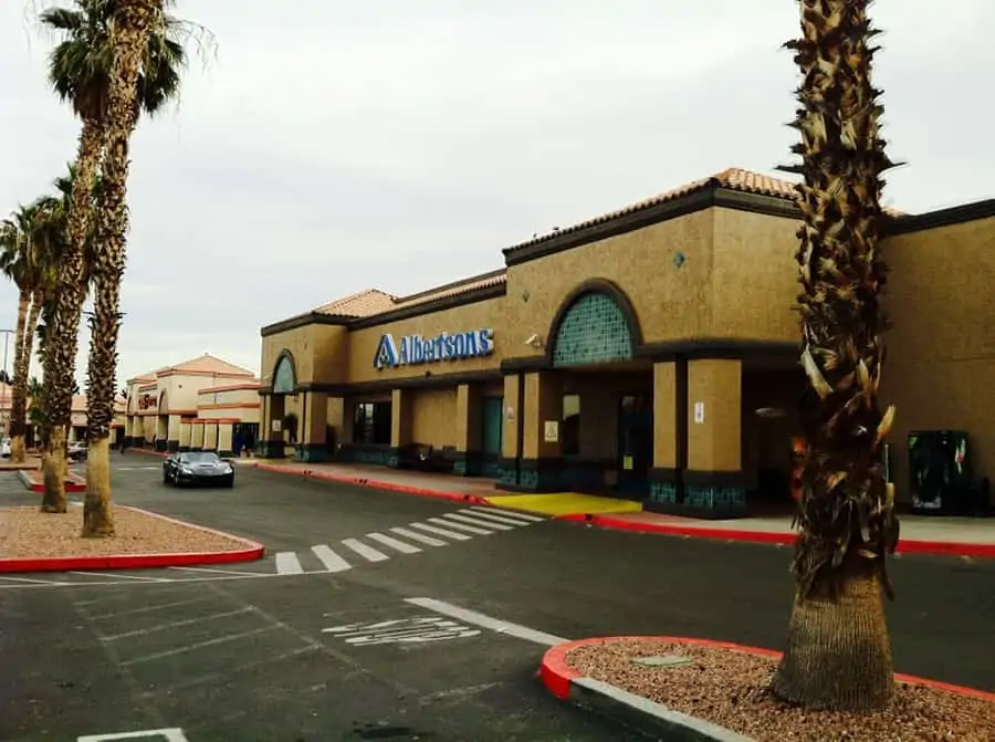 La mejor tienda de comestibles de Las Vegas + una tienda de comestibles falsa