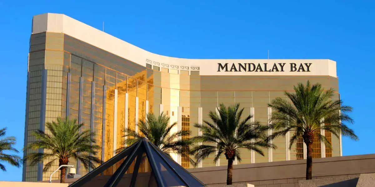 ¿El acuario es gratuito cuando te alojas en Mandalay Bay? (Arrecife de tiburones Las Vegas) ¿El acuario es gratuito cuando te alojas en Mandalay Bay? (Arrecife de tiburones Las Vegas)