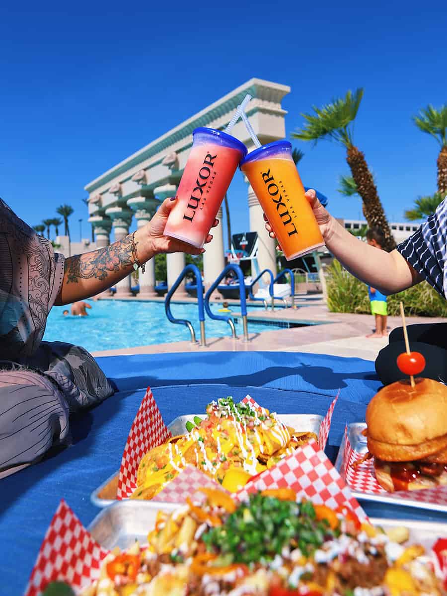 Piscina Luxor: Horarios, Cabañas y Tarifas