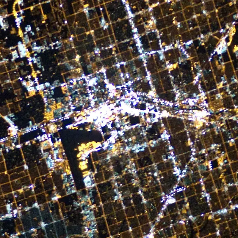 ¿Puedes ver Las Vegas desde el espacio? (Luces, Rayas y Luxor)