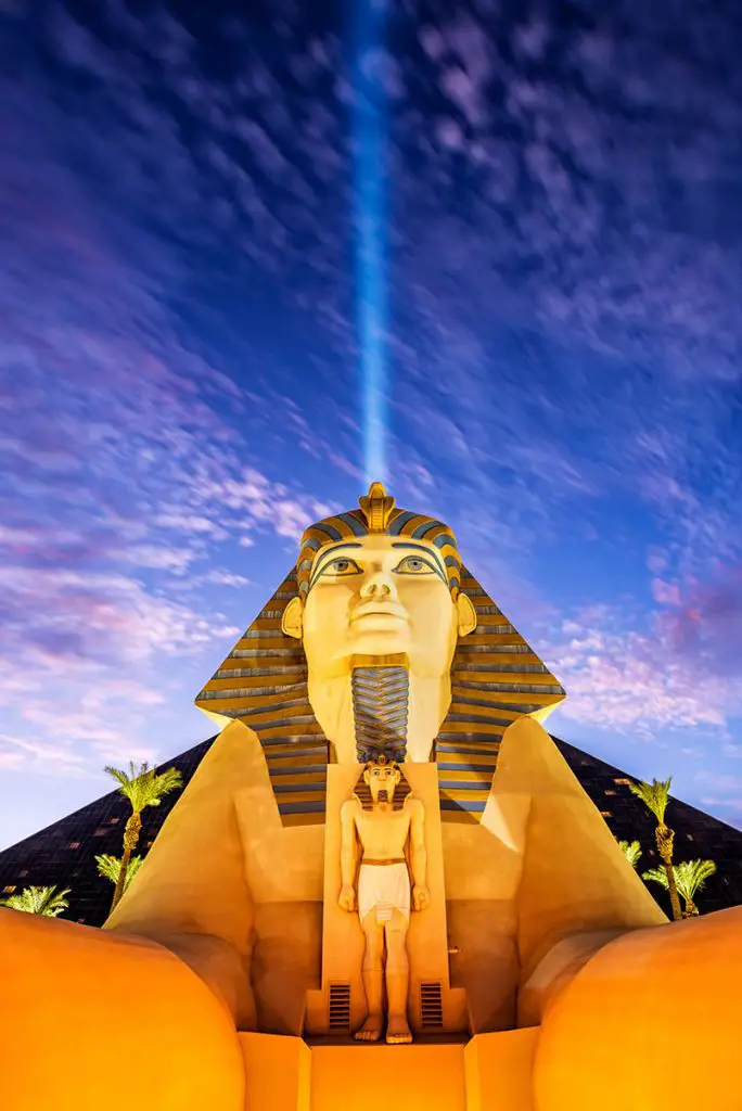 ¿Puedes ver Las Vegas desde el espacio? (Luces, Rayas y Luxor)
