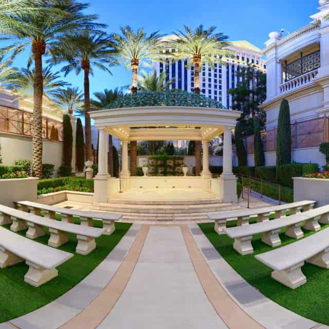 Boda en Caesars Palace: Paquetes, Capillas y Costos