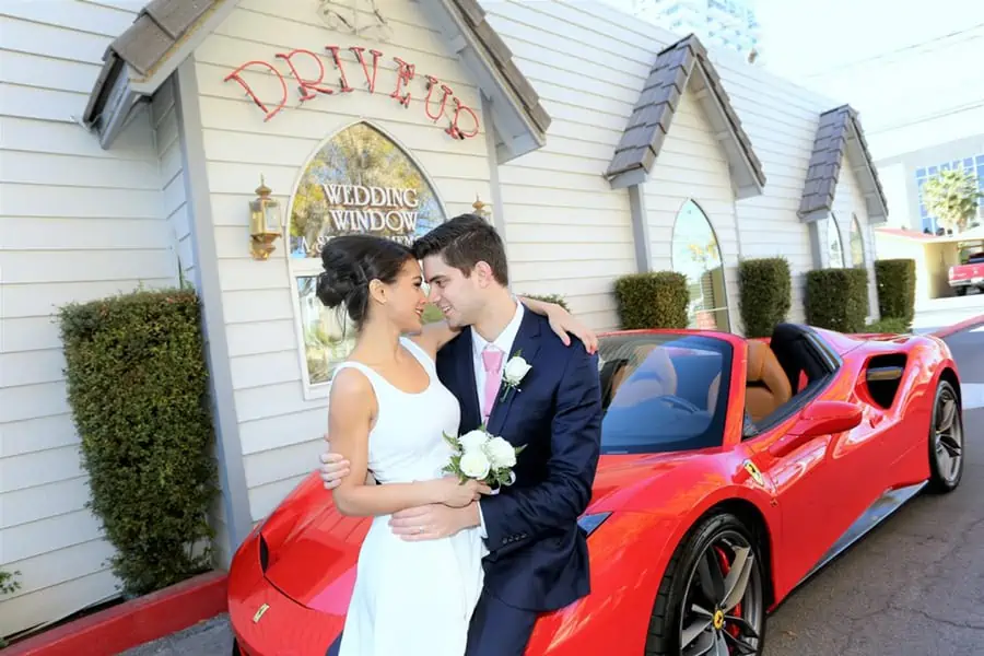 Capillas para bodas drive-through en Las Vegas, paquetes y costos