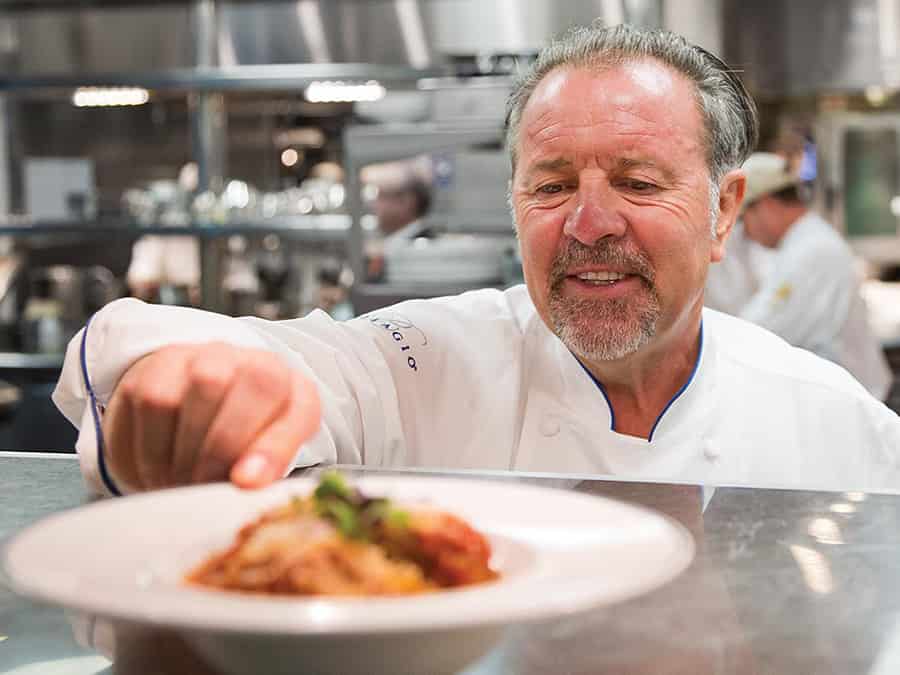 Lago Las Vegas: Menú, Chef Serrano y horarios
