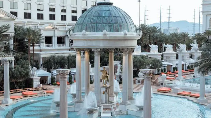 Las 7 piscinas del Caesars Palace: mapa, horarios, precios