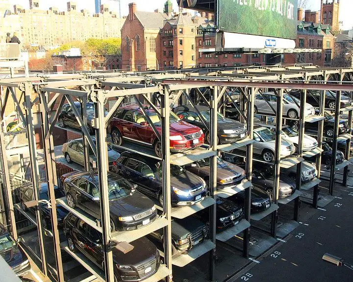 Garaje de estacionamiento con ascensor, Chelsea, Nueva York |