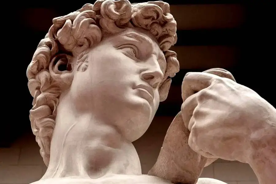El sorprendente hotel de Las Vegas con una réplica de la Estatua ...