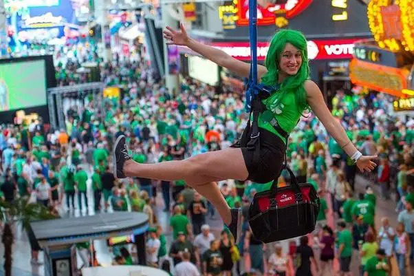 Tirolesa SlotZilla en Fremont Street