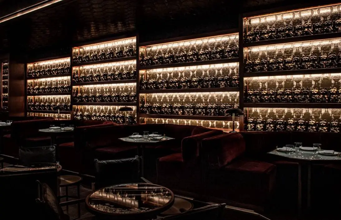 Restaurantes y bares |