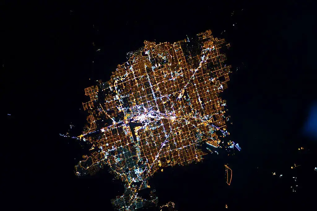 ¿Puedes ver Las Vegas desde el espacio? (Luces, Rayas y Luxor)